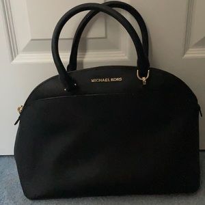 Black elegant Michael Kors Handbag!